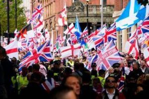 Londra, centinaia di migliaia in piazza per UK. Musk: “Subito nuovo governo”