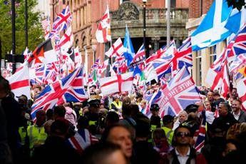 Londra, centinaia di migliaia in piazza per UK. Musk: “Subito nuovo governo”