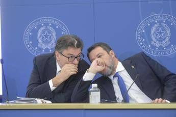 Manovra, obiettivo Giorgetti taglio tasse. Salvini torna a ‘punzecchiare’ le banche