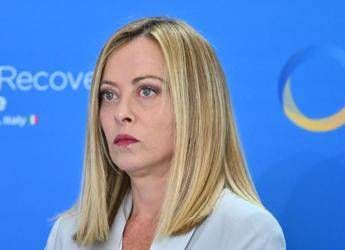 Meloni: “Armani ha ispirato il mondo intero”. Mattarella: “Maestro di stile”