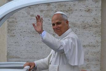 Papa Leone XIV compie 70 anni: gli auguri di tutto il mondo per il suo compleanno