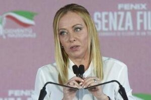 Scontri tra Pro Pal e polizia a Milano, Meloni: “Immagini indegne, sedicenti ‘pacifisti'”