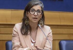 “Se mia figlia mi offre un caffè rischia 20 anni di carcere”, lo sfogo di Francesca Albanese