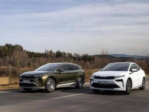 Skoda Elroq MY26: debutta la 85x a trazione integrale