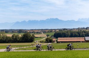 Tumori, staffetta ciclistica Bms da Monaco a Londra per raccolta fondi