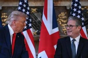 Ucraina, Trump: “Deluso da Putin”. Starmer: “Aumentare pressione su Mosca”