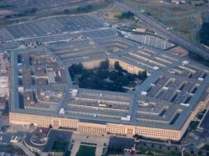 Usa, Trump rinomina il Pentagono in Dipartimento della Guerra