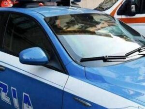 Palermo, spari dall’auto in pieno centro: ferita una donna di 33 anni