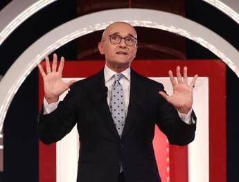 Codacons attacca: “Autosospensione Signorini non basta, Grande Fratello non deve andare in onda”