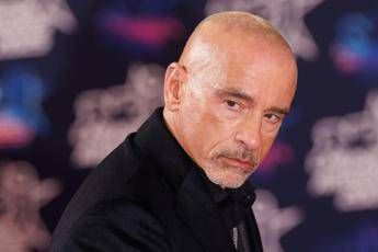 Eros Ramazzotti, il vicino gli fa causa: “Gravi danni da lavori in suo appartamento”