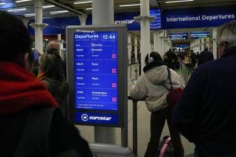 Eurostar, riprende servizio ferroviario attraverso tunnel Manica ma restano disagi