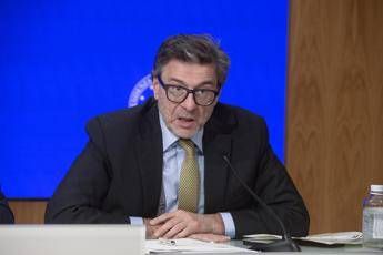 Governo, ok Cdm a nuovo Dfp. Giorgetti: “Non escluderei Italia si muova sola su scostamento”