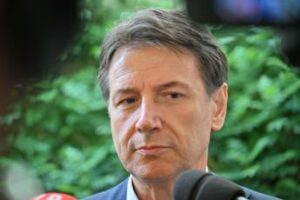 Inchiesta Covid, Conte scrive a La Russa e Fontana: “Pronto a farmi audire ma non lascio commissione”
