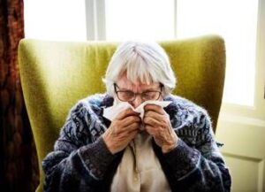 Influenza, Andreoni: “Stare riguardati e idratati, no ad antibiotici se non prescritti”
