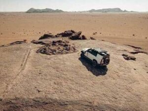 La Defender traccia il futuro della Dakar, chilometro dopo chilometro