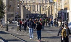 Manovra, dai pellegrini alle galline: la carica delle micro-norme