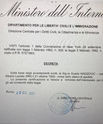Per 33 anni ‘ostaggio’ dell’Italia dove è nata e cresciuta, ora è finalmente apolide: il decreto del Viminale