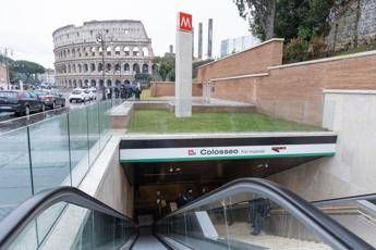 Roma, inaugurate le nuove stazioni-museo della Metro C di Porta Metronia e Colosseo