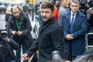 Ucraina consegna il piano agli Usa. Trump: “Zelensky deve essere realista”