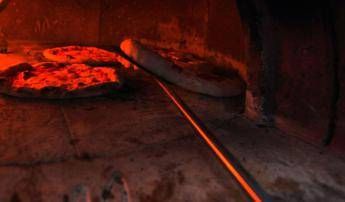 Vicenza, muore soffocato da un boccone in pizzeria al compleanno della madre