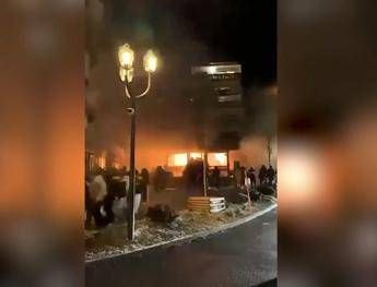 A Crans-Montana “fiamme e panico, sembrava un film dell’orrore”: il racconto dei sopravvissuti
