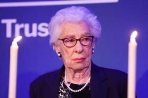 Addio a Eva Schloss, amica d’infanzia e sorellastra di Anne Frank