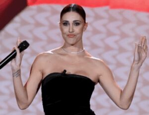 Belen Rodriguez, tra febbre e flebo: “Sono stata malissimo”. Poi, il commento sul vaccino