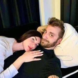 Bianca Atzei, il post social che ‘cancella’ Stefano Corti: lui replica così