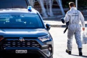 Crans-Montana, cameriere sulle spalle dei colleghi per lo spettacolo pirotecnico: il ruolo di Jessica Moretti