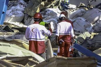 Iran, forte esplosione a Bandar Abbas: distrutti due piani di un palazzo