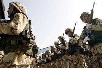 Iran, nuovo missile a medio raggio dispiegato in base sotterranea