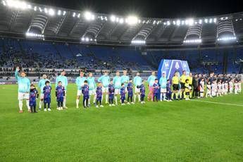 Lazio-Genoa in campo nel deserto, lo stadio Olimpico è vuoto