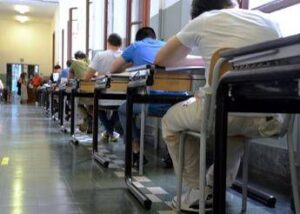 Maturità 2026, latino al Classico e matematica allo Scientifico. Valditara: “Bocciato chi rifiuta l’orale”