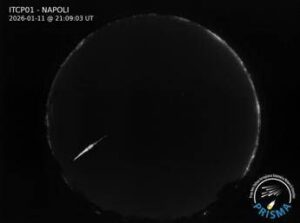 Meteore nei cieli italiani: smentito il caso pugliese di Bari , confermato un bolide nel Lazio