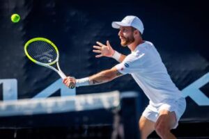 Moutet vince al Queen’s, poi parolacce nell’intervista e rimprovero