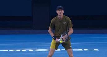 Sinner, il completo serale convince a metà: “Lo stilista tifa Alcaraz”