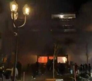 Svizzera, esplosione in un bar a Crans-Montana: “Almeno 40 morti durante festa di Capodanno”