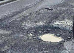 Buche su corsia preferenziale in via Gregorio VII a Roma, Segnalini: “Al via lavori per chiuderle”
