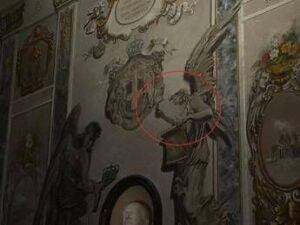 Cancellato il volto dell’angelo simile a Meloni nella cappella di San Lorenzo in Lucina