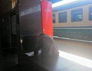 Choc a Roma, lite tra clochard: cosparge il rivale di alcol e gli dà fuoco