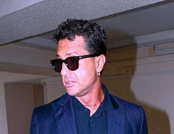 Fabrizio Corona ricorre contro lo stop ai video e ‘sbarca’ in teatro