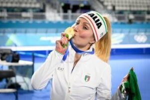 Milano Cortina 2026, romanista e parente della grande Gina: Lollobrigida vince l’oro (anche di mamma)