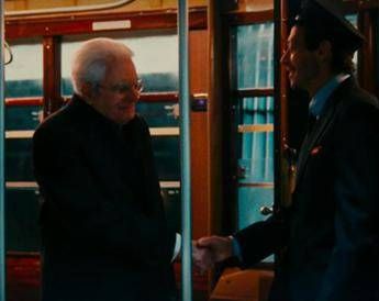 Milano Cortina, Mattarella e lo ‘show’ in tram con Valentino Rossi per la cerimonia