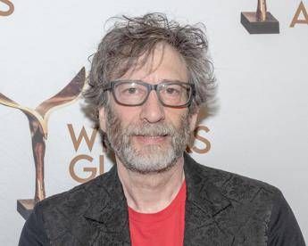 Neil Gaiman rompe il silenzio sulle accuse di molestie: “È tutto falso”