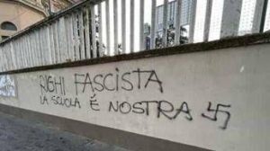 “Righi fascista”, liceo chiuso per atti vandalici. Il preside: “Pura brutalità”