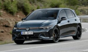 Volkswagen festeggia l’anniversario dell’icona con la nuova Golf GTI EDITION 50