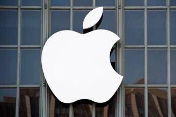 Apple, Siri Ai non disponibile in Europa: “Colpa dell’Ue”