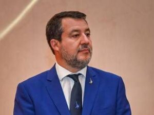 Famiglia nel bosco, magistrati “preoccupati” per ispezione tribunale. Salvini attacca: “Vergognatevi”
