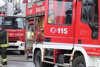 La nonna muore, bimba di pochi mesi piange per ore: salvata dai vigili del fuoco