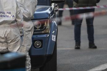 Torino, madre e figlia trovate morte in casa: omicidio-suicidio tra ipotesi